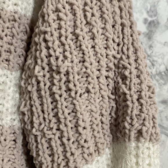 Woven Heart I Boatneck I Chunky I Sweater I Size: M - Picture 8 of 14